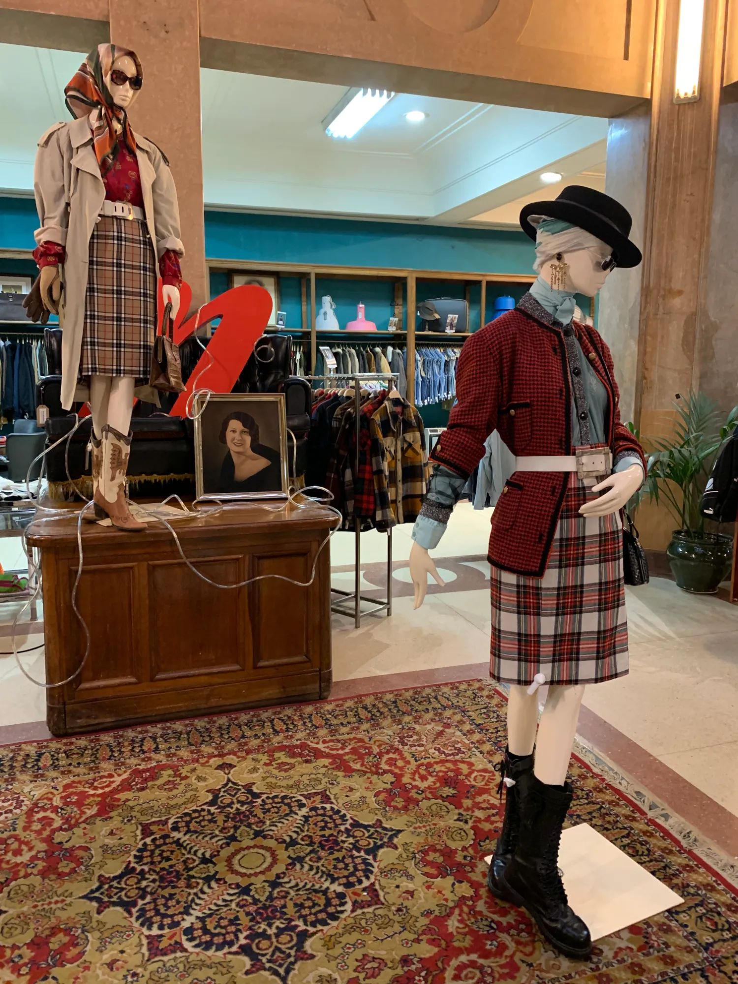 Window dresser