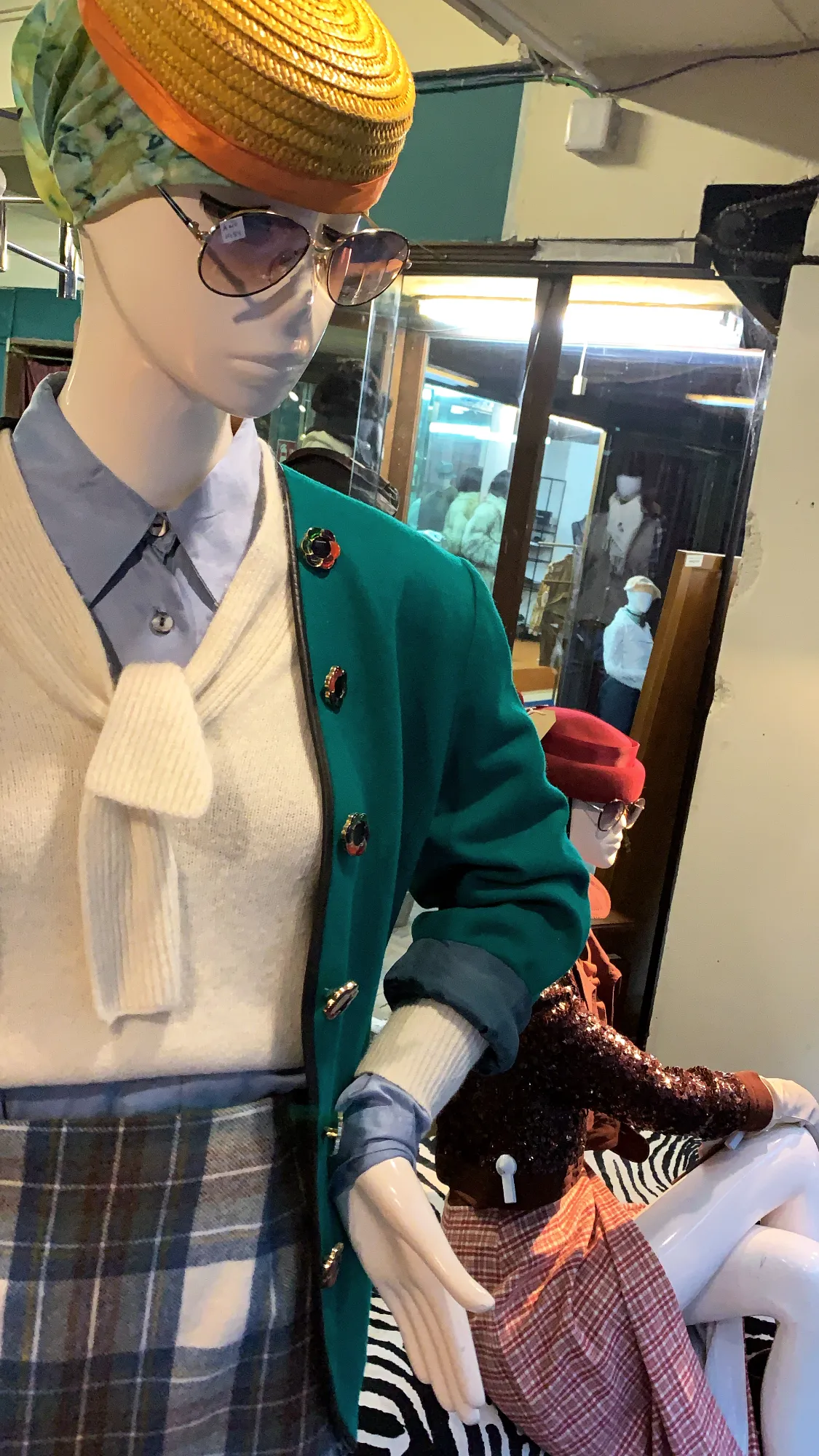 Window dresser