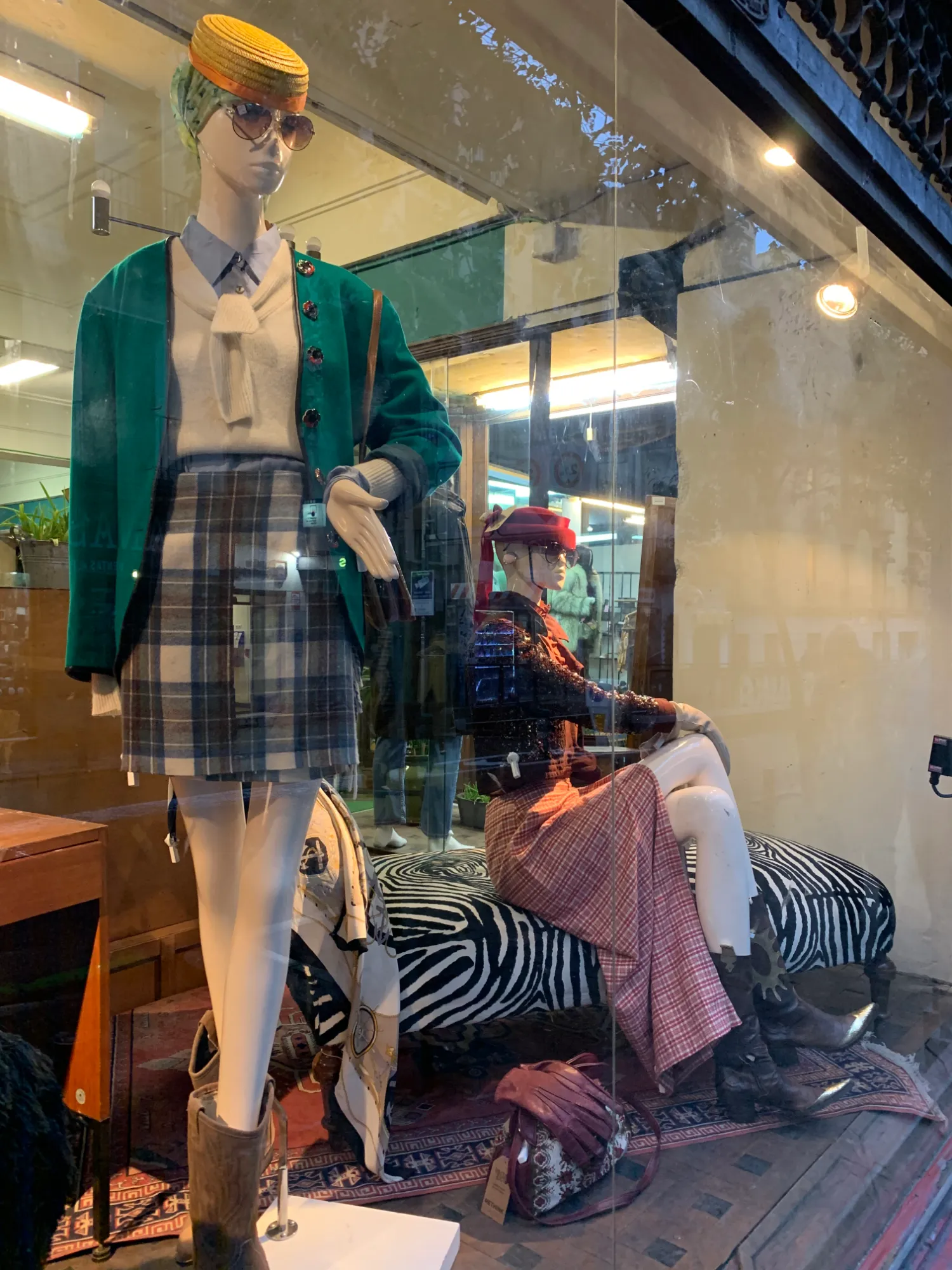 Window dresser