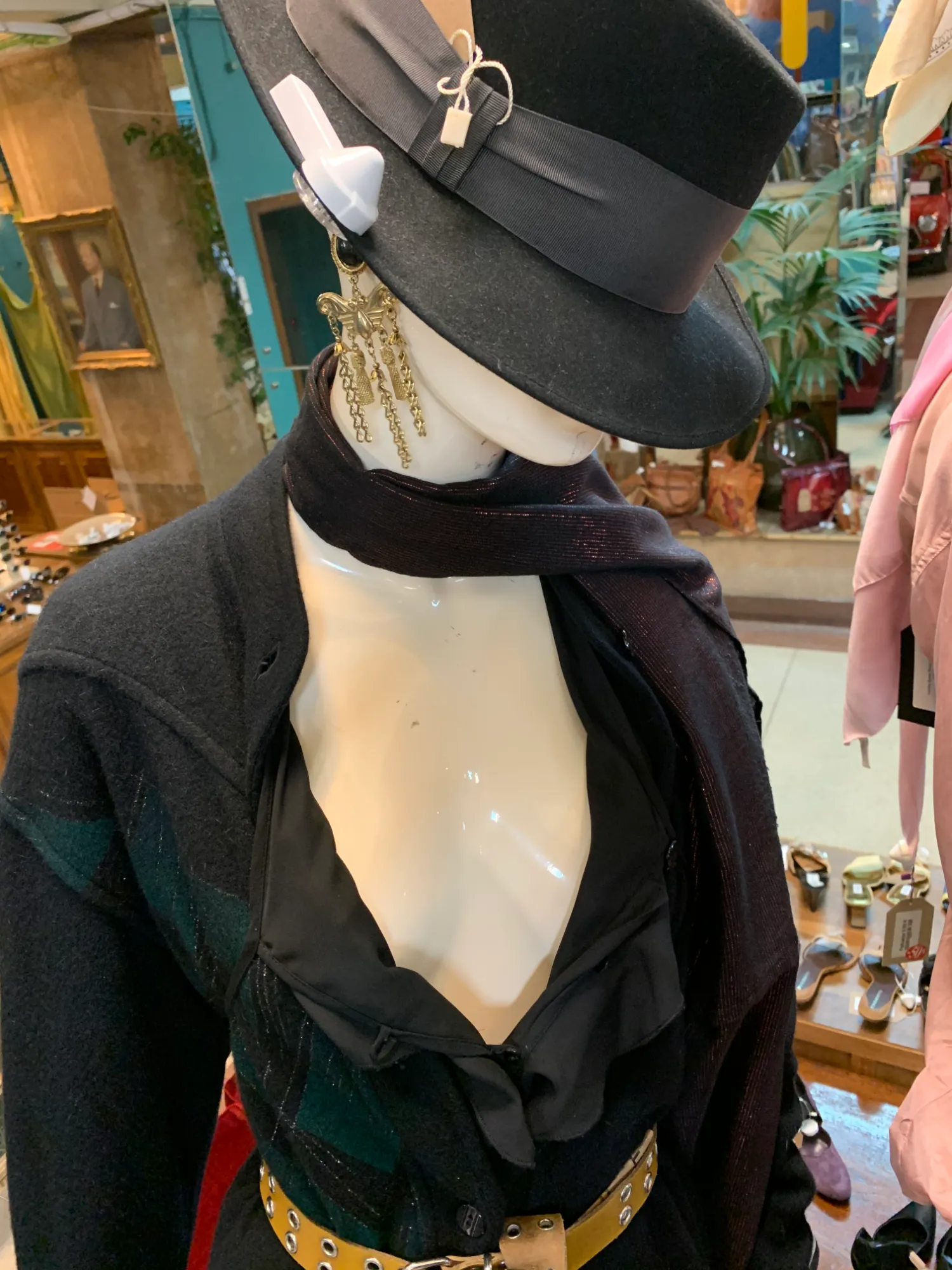 Window dresser