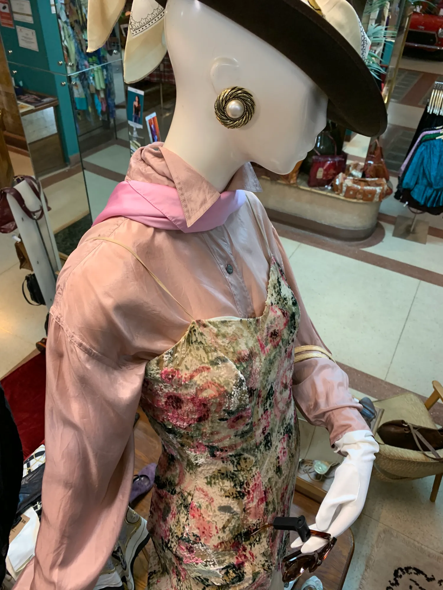 Window dresser