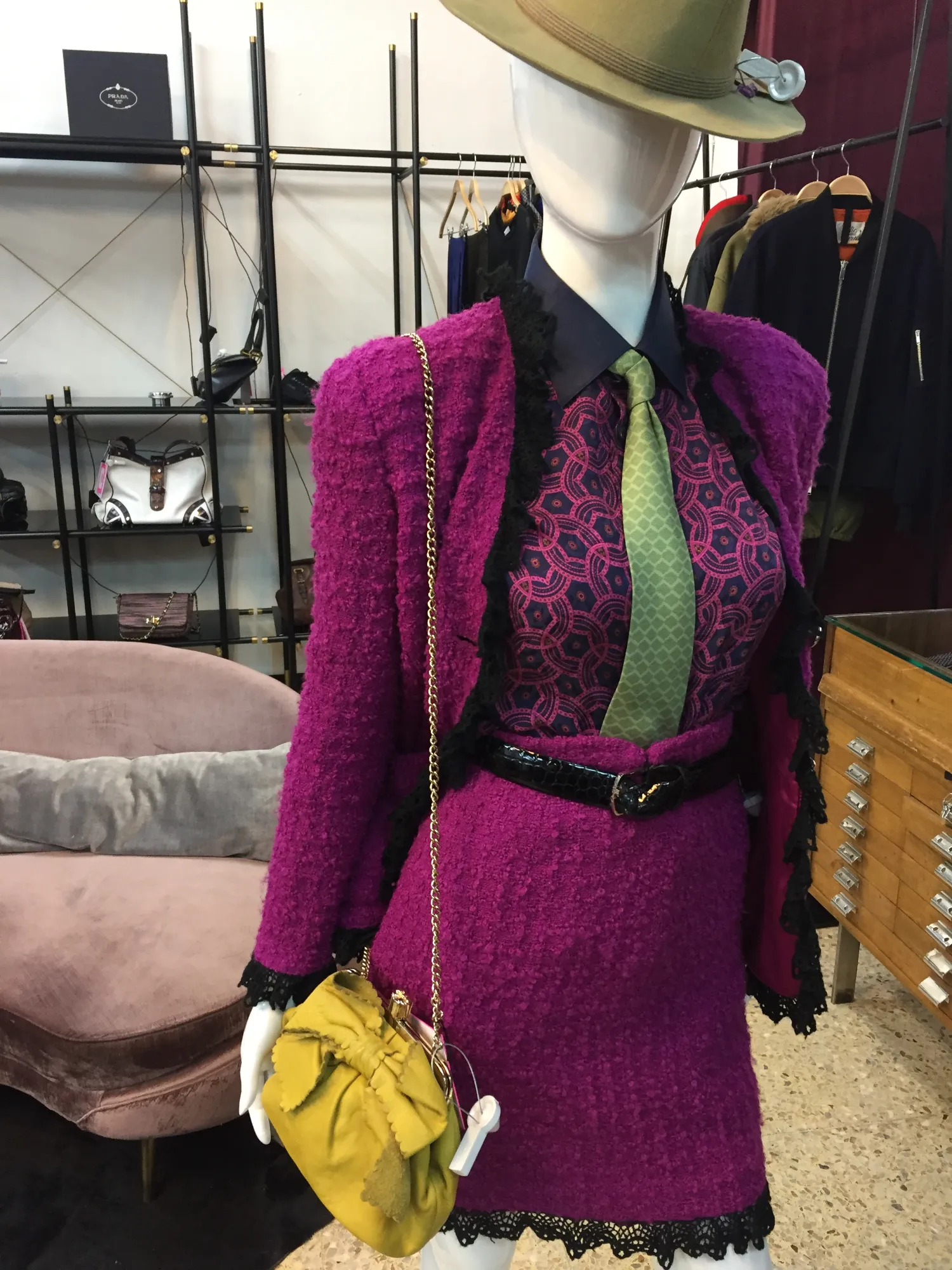 Window dresser