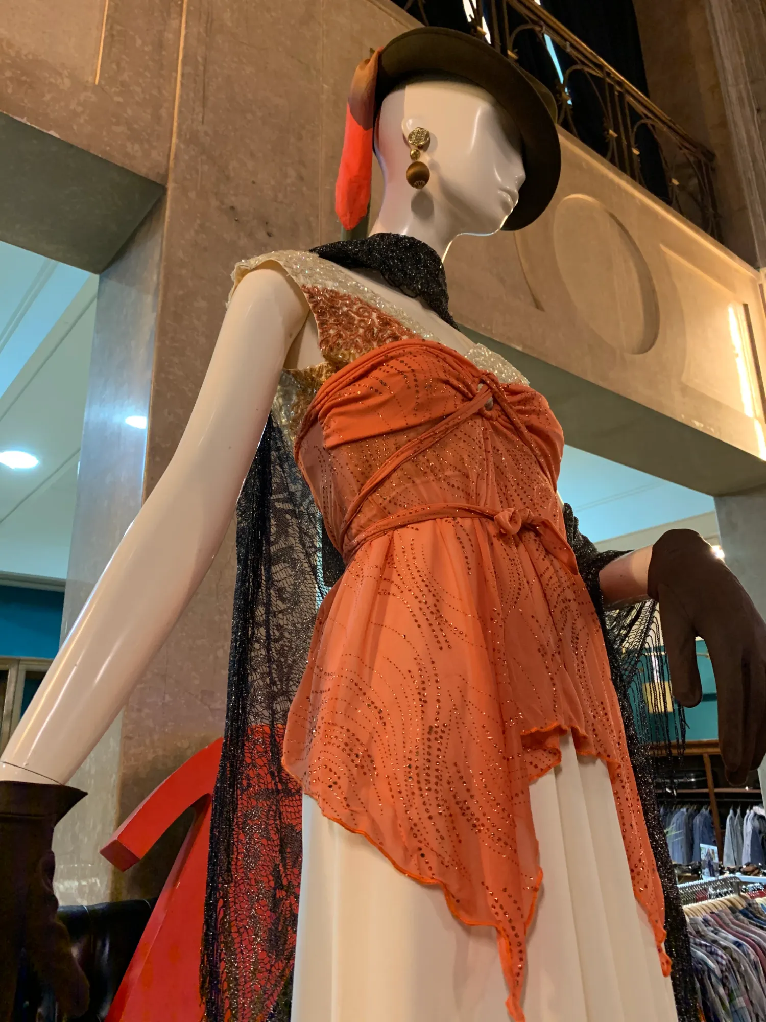 Window dresser